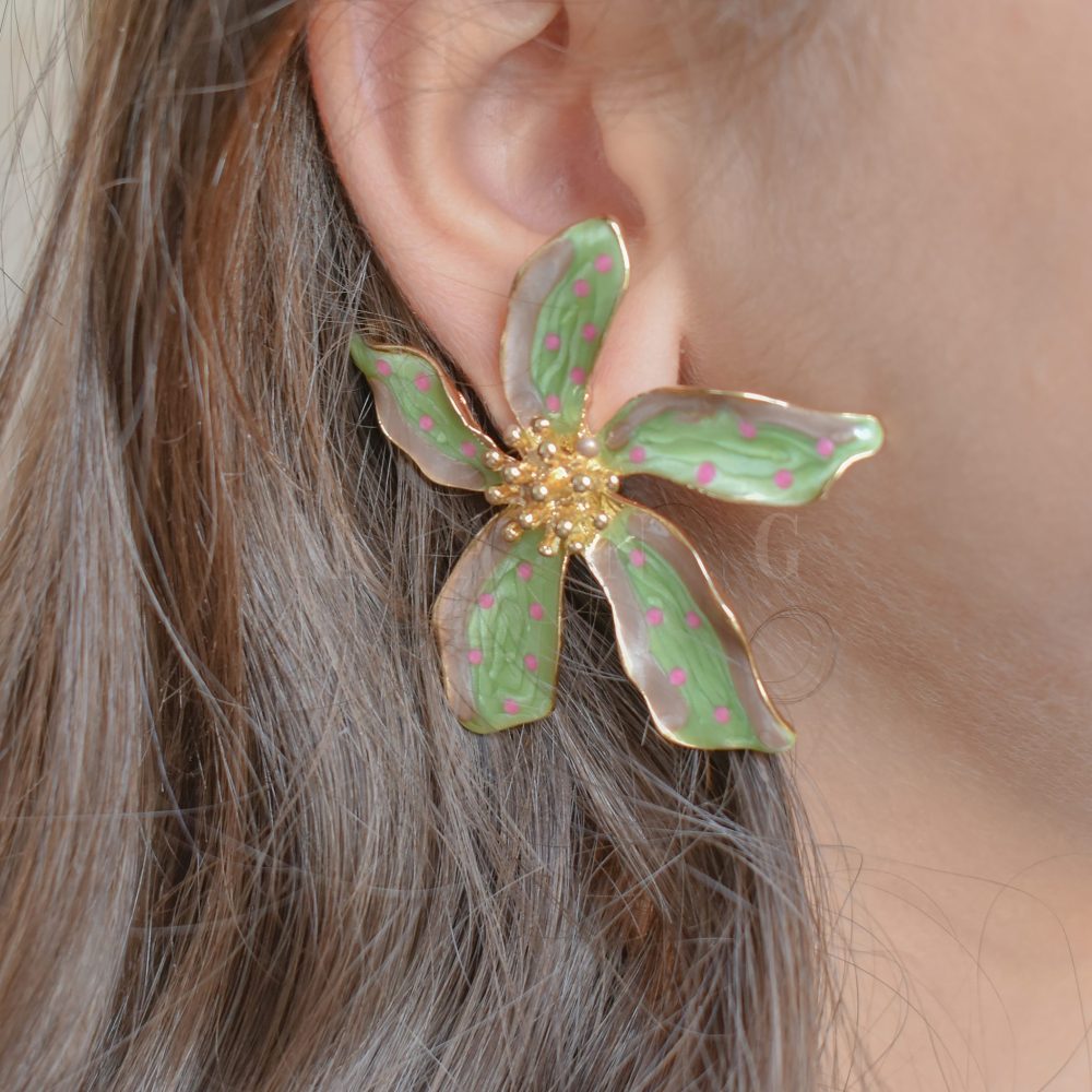 گوشواره میناکاری طرح گل سبز