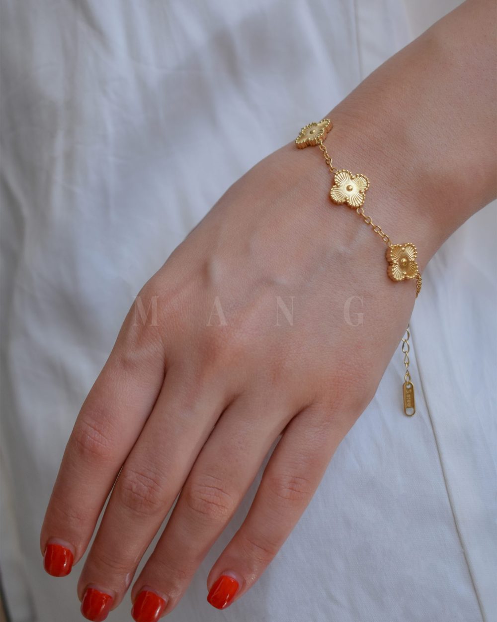 دستبند طرح ونکلیف طلایی