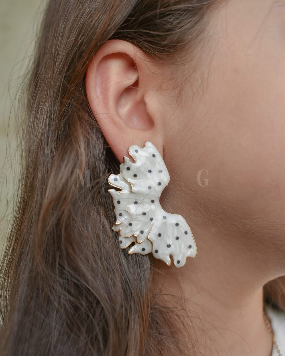 گوشواره میناکاری خال مشکی