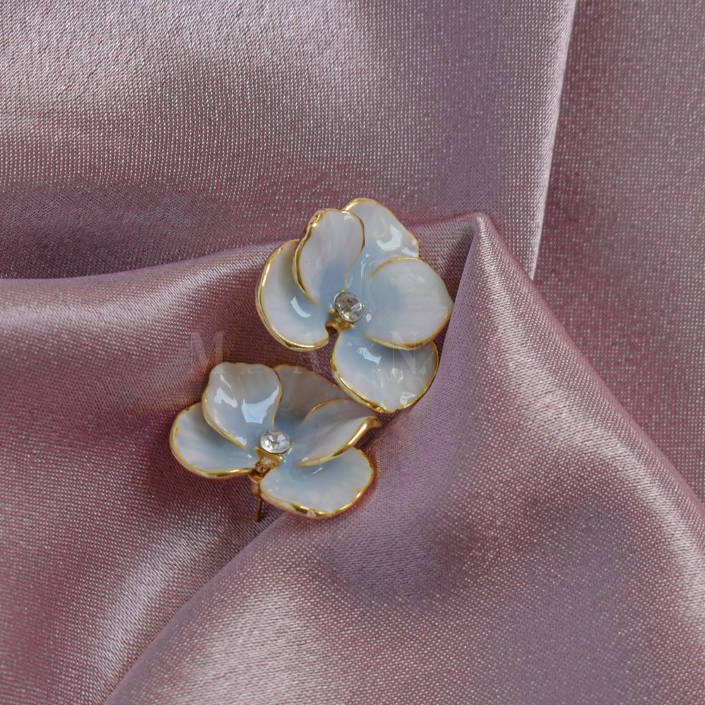 گوشواره میناکاری طرح گل آبی