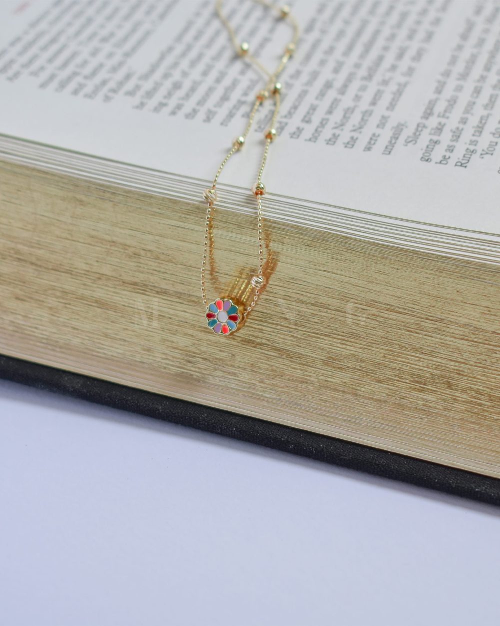 گردنبند طرح گل