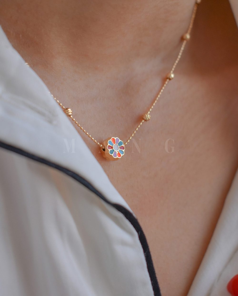 گردنبند طرح گل