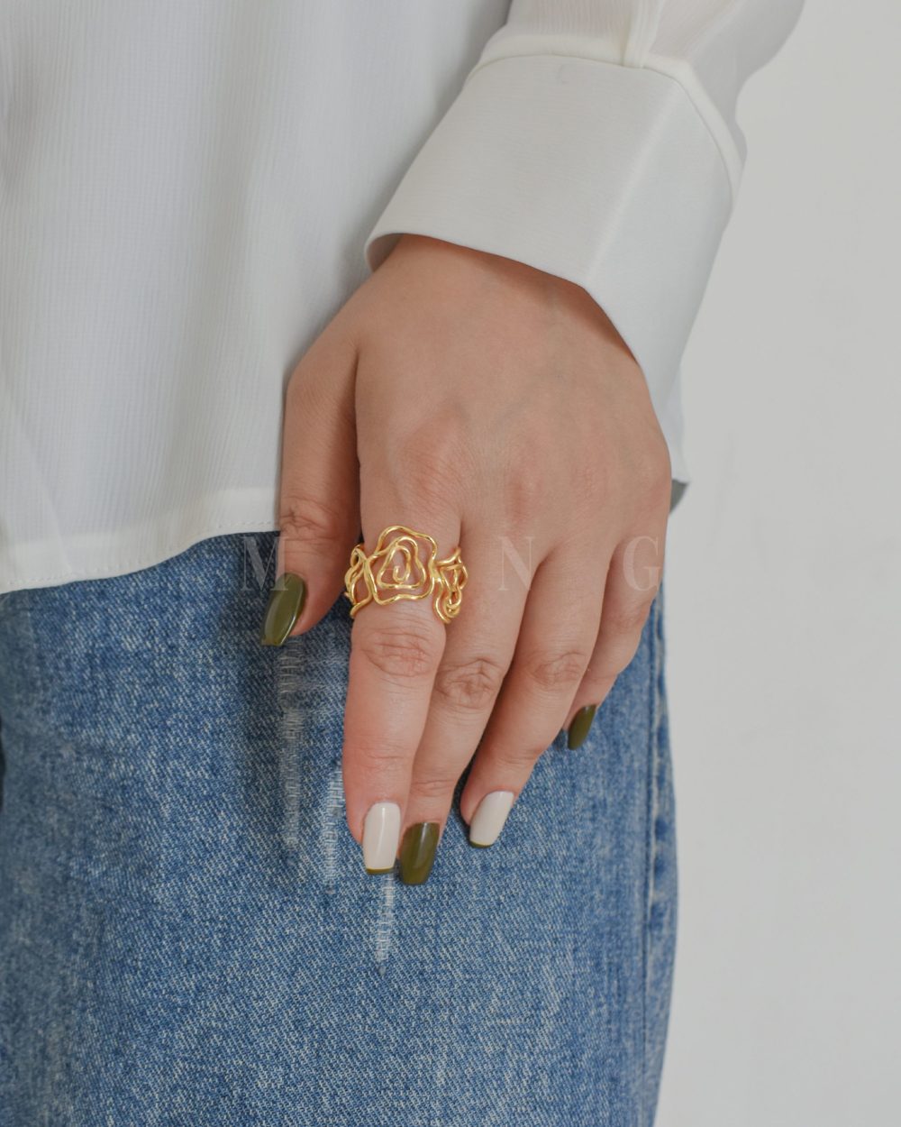 انگشتر گل فنری