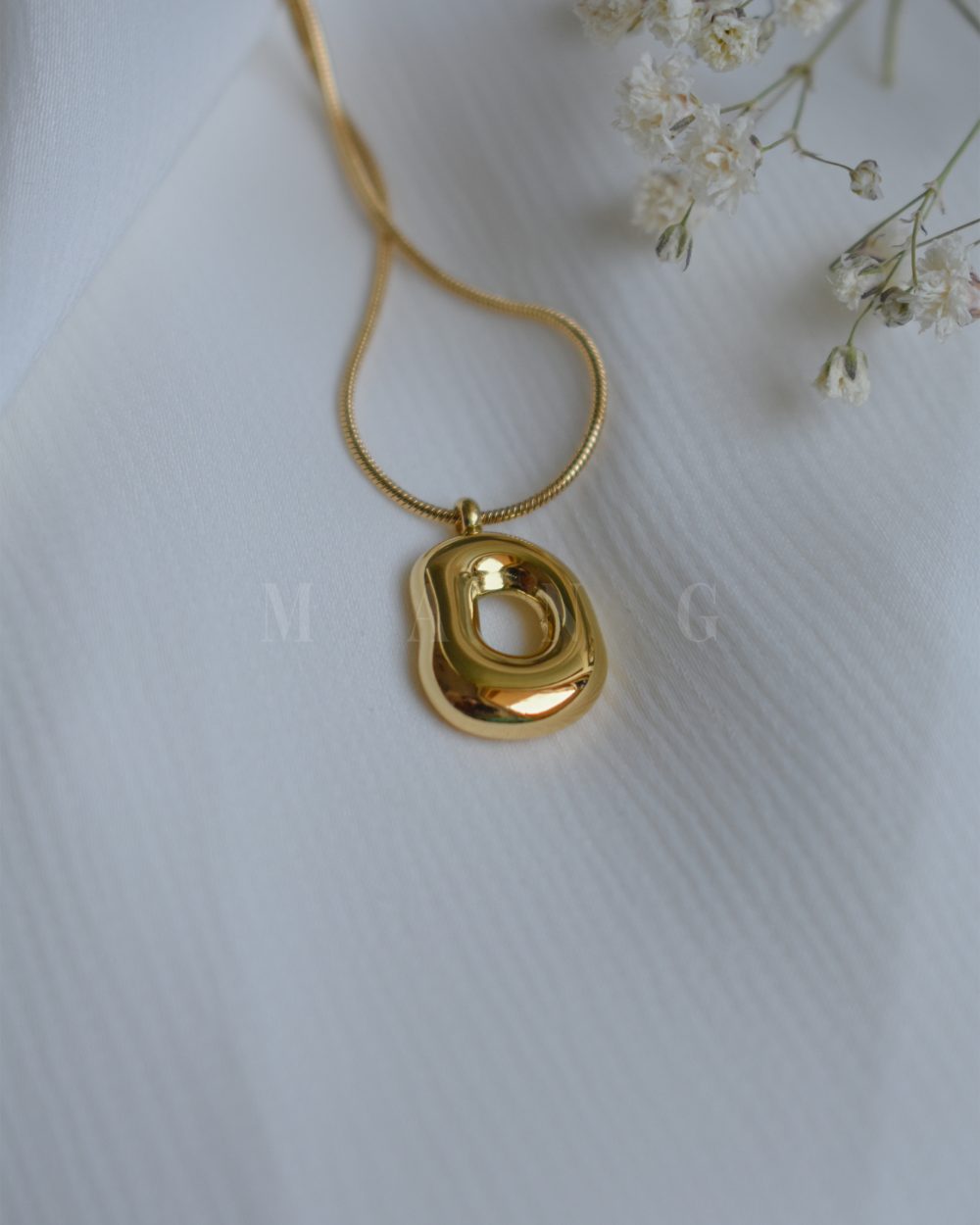 گردنبند دفرمه مینیمال