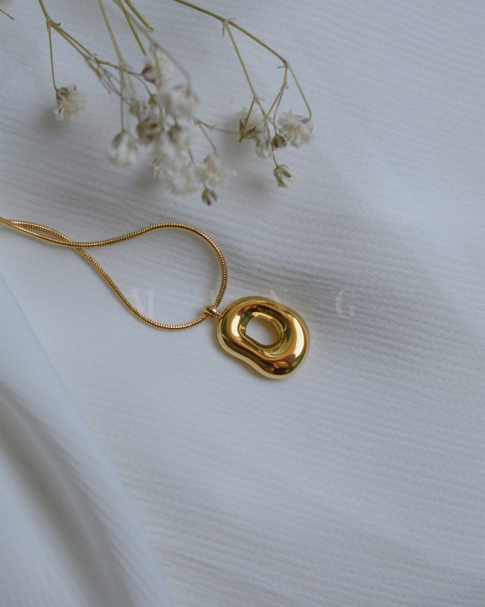 گردنبند دفرمه مینیمال