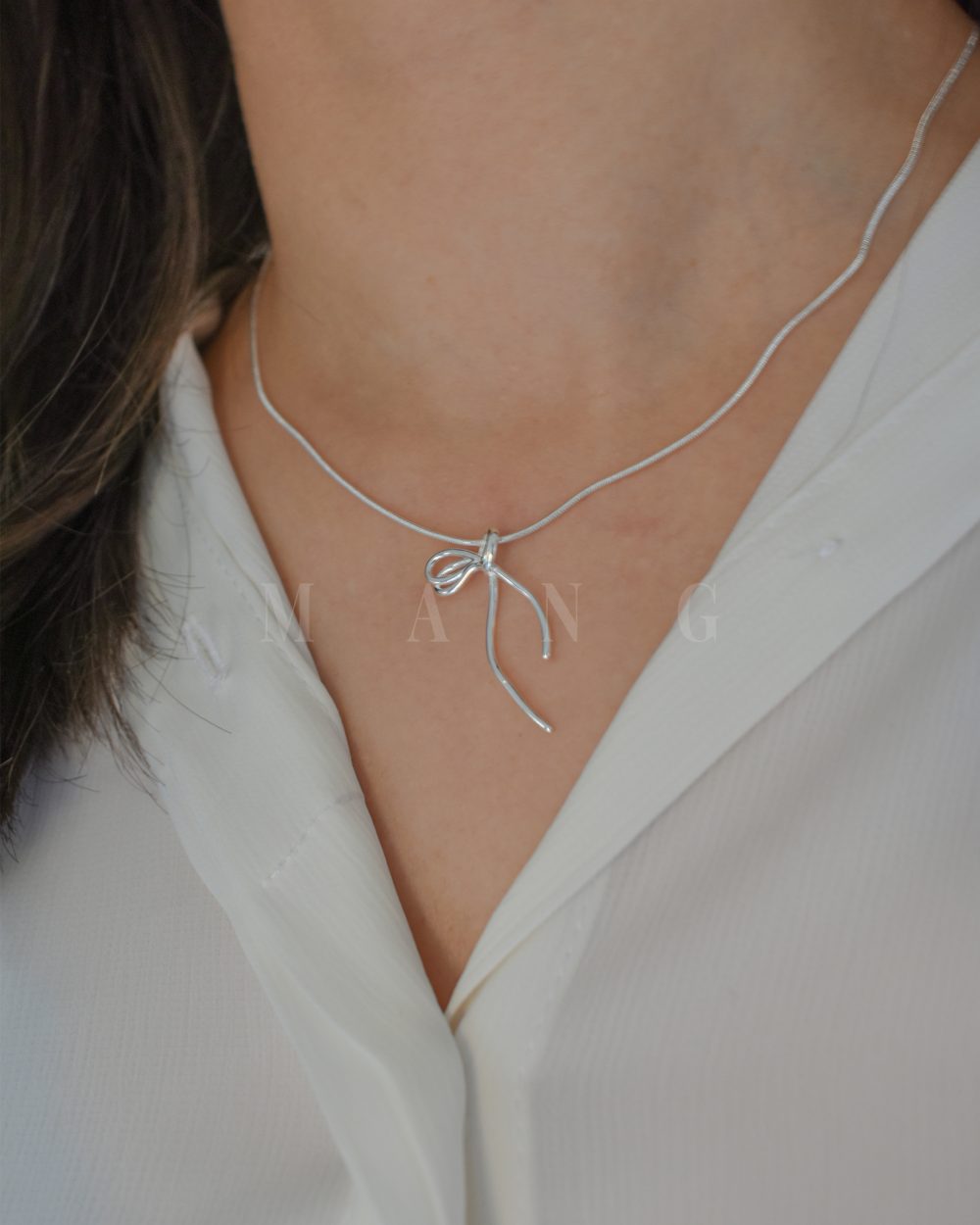 گردنبند طرح پاپیون