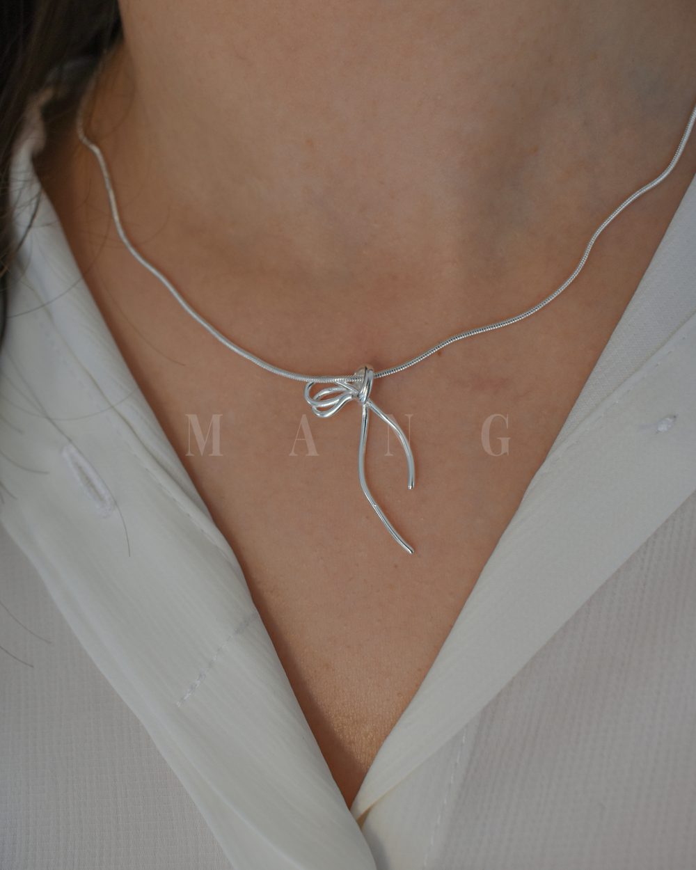 گردنبند طرح پاپیون