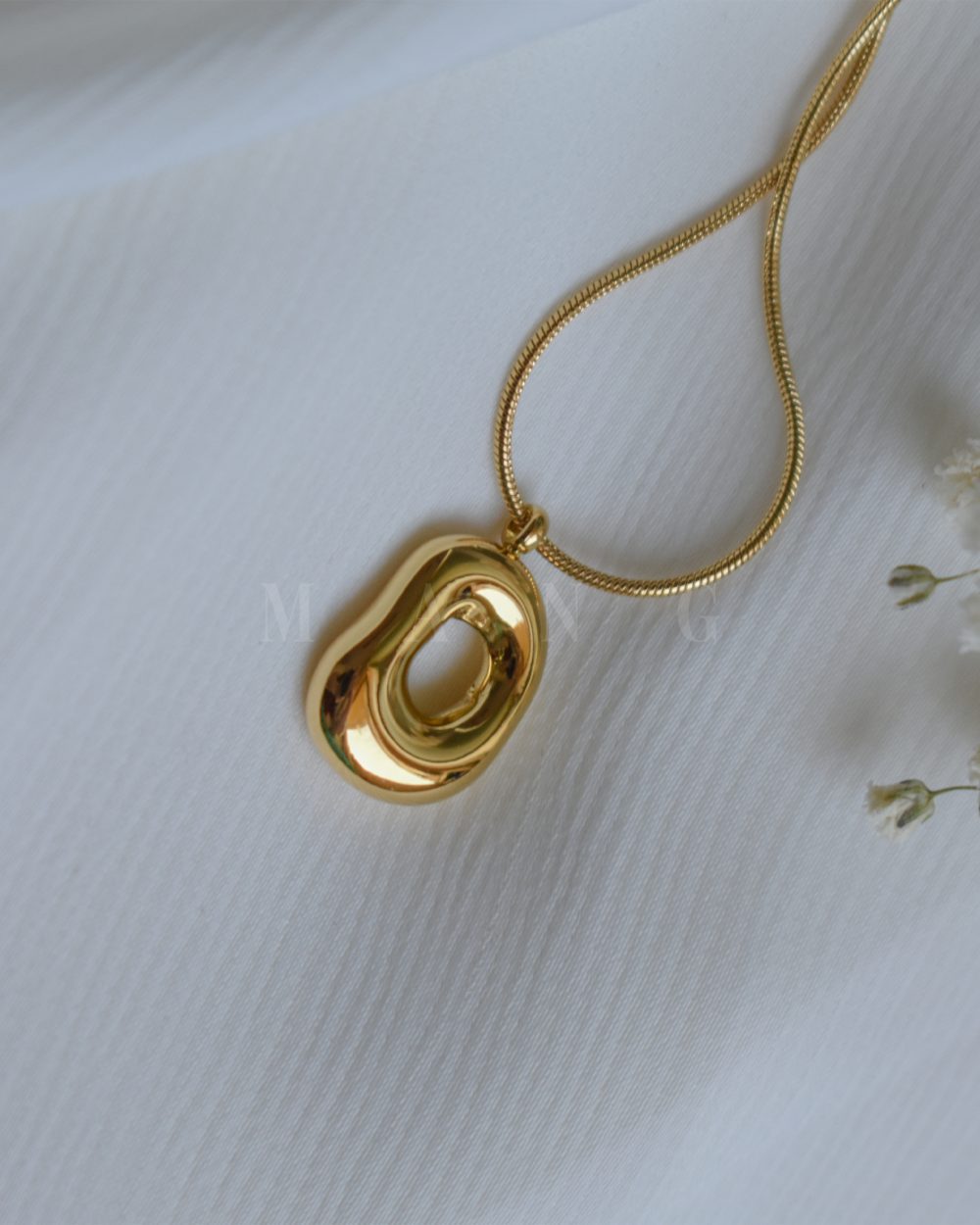 گردنبند دفرمه مینیمال