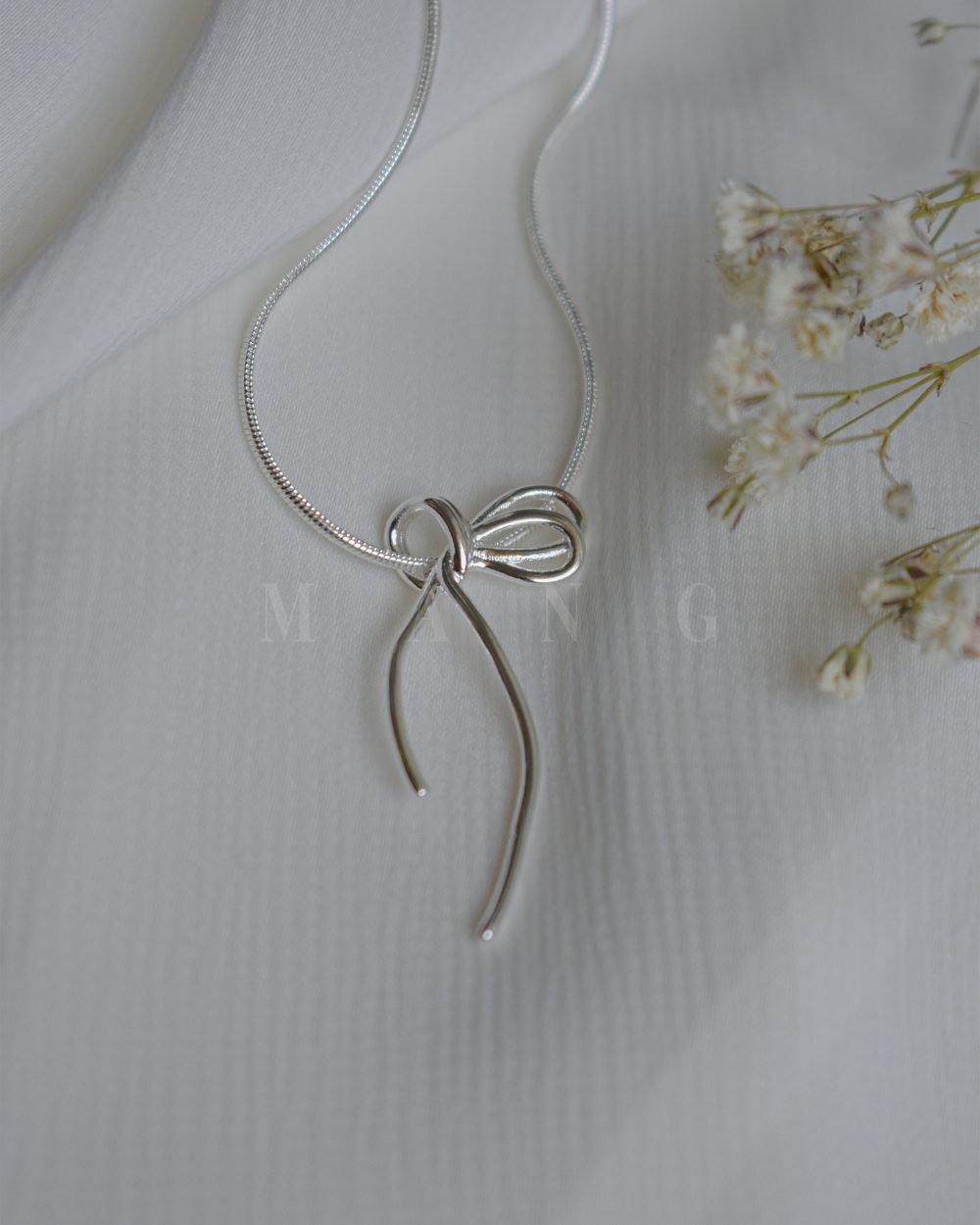 گردنبند طرح پاپیون