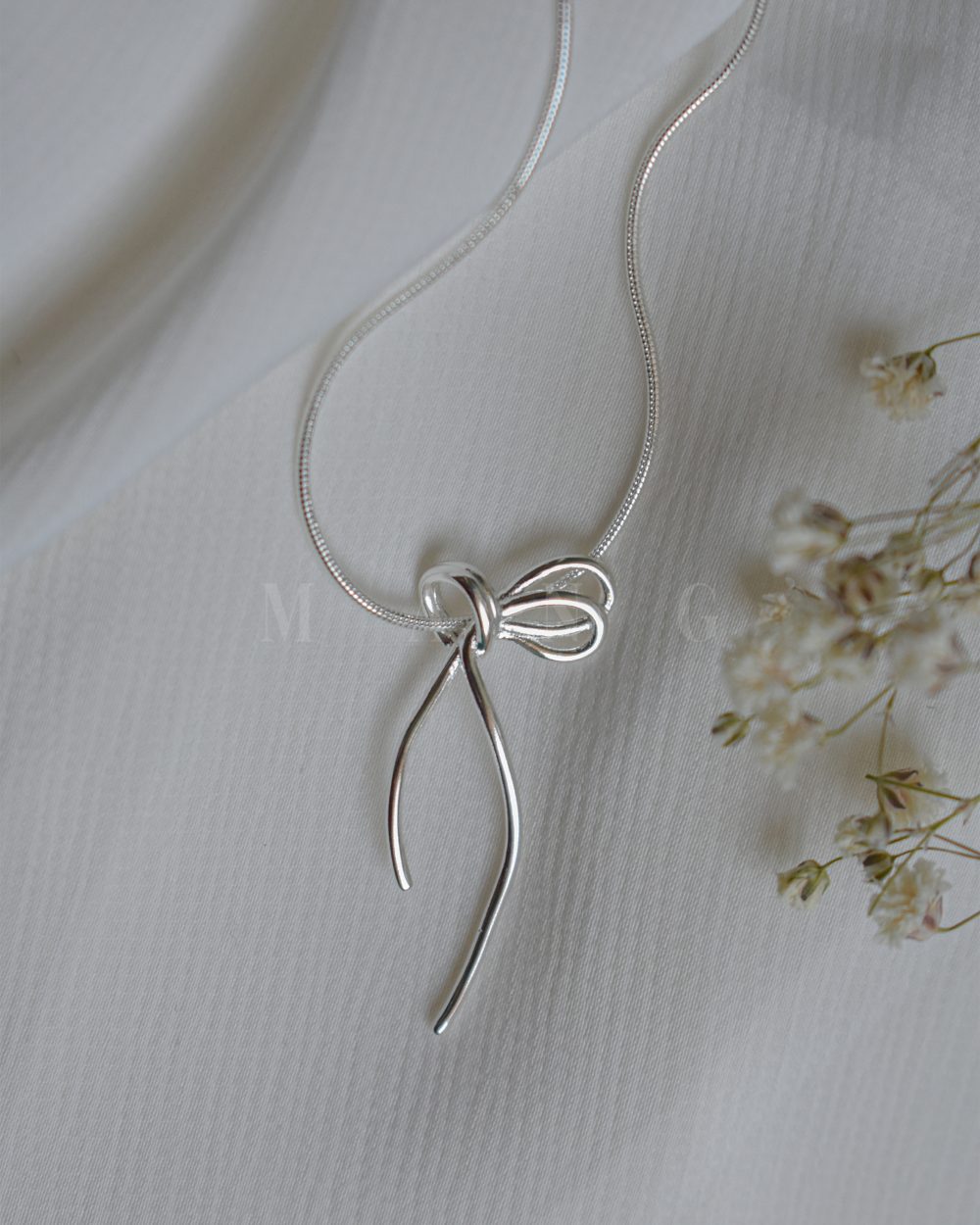 گردنبند طرح پاپیون