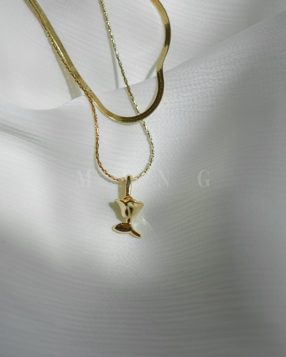 گردنبند دولاین رز