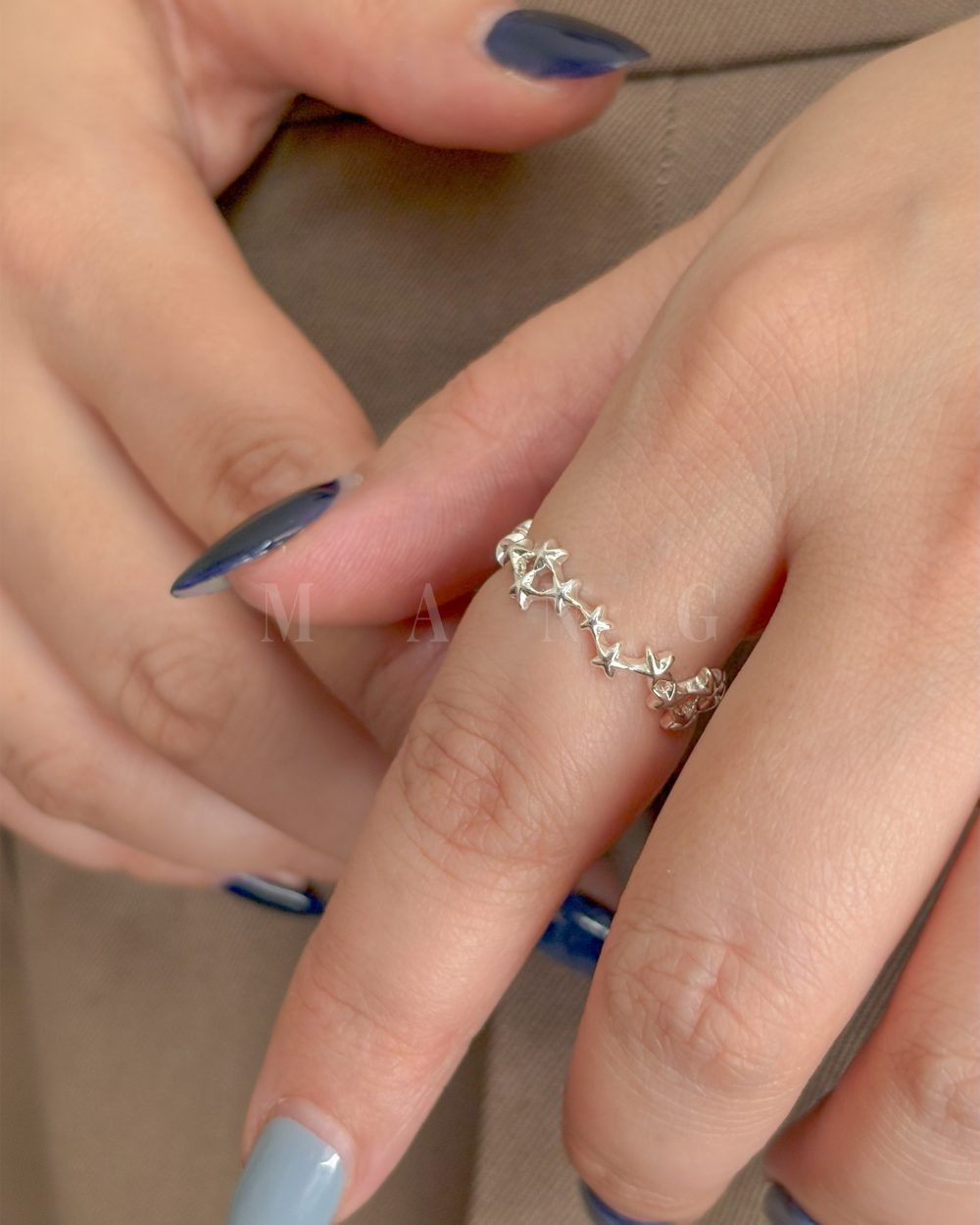 انگشتر طرح ستاره – نشانه‌ای از شب‌های آرام و درخشان