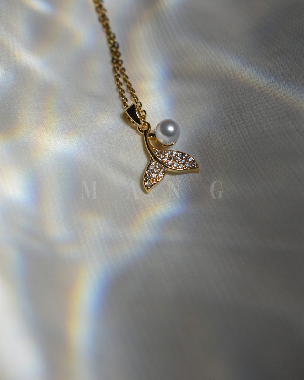 گردنبند وال و مروارید – استیل ضد حساسیت و رنگ ثابت