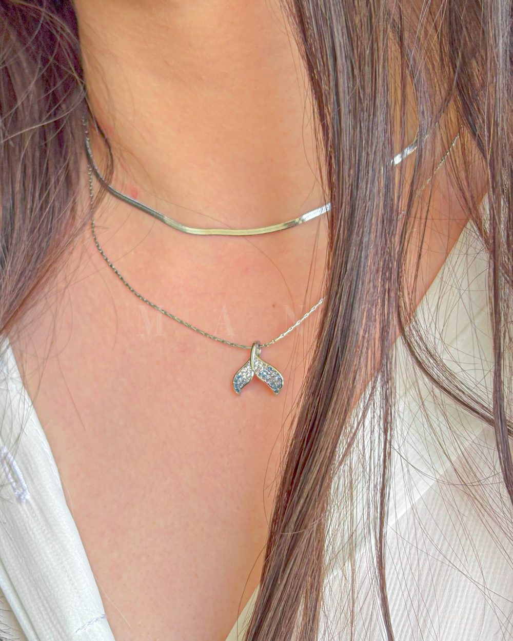 گردنبند طرح وال فیروزه‌ای