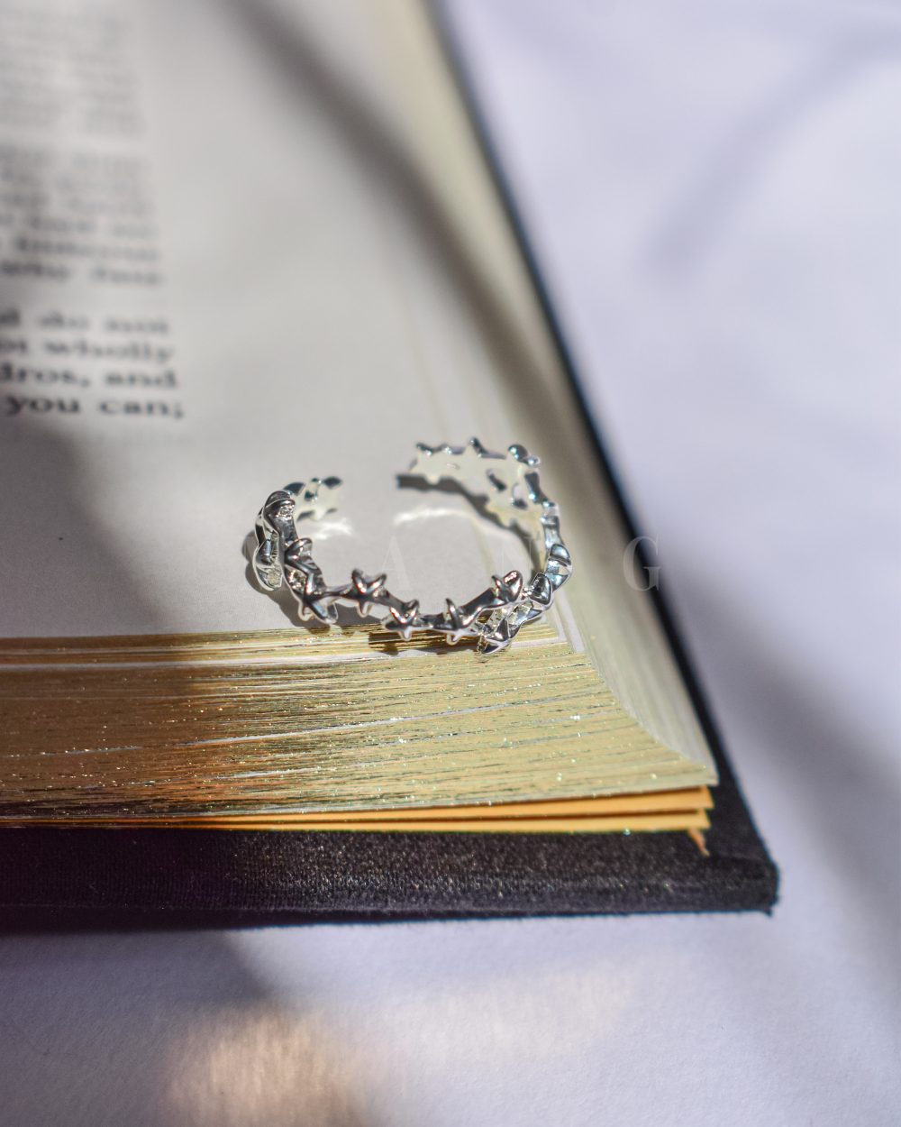 انگشتر طرح ستاره – نشانه‌ای از شب‌های آرام و درخشان