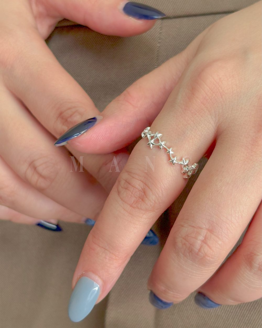 انگشتر طرح ستاره – نشانه‌ای از شب‌های آرام و درخشان