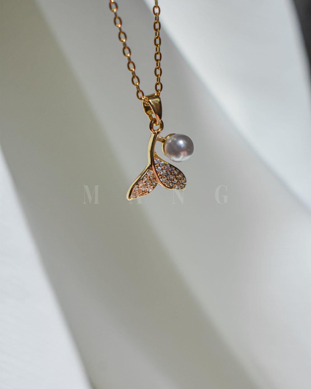 گردنبند وال و مروارید – استیل ضد حساسیت و رنگ ثابت