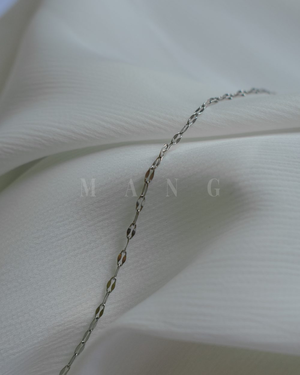 دستبند استیل رنگ نقره‌ای – ظریف، باکیفیت و ضدحساسیت