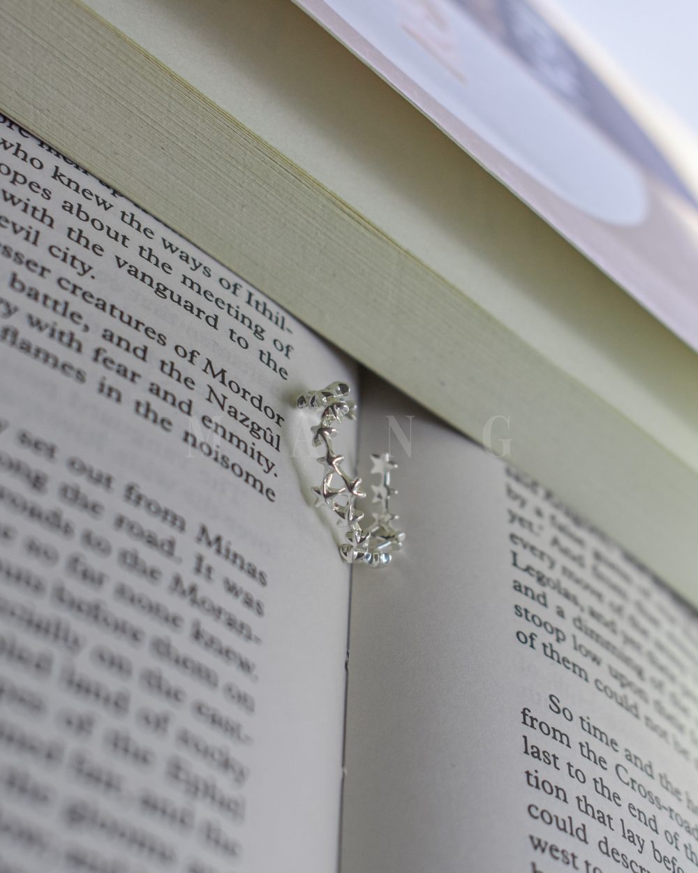 انگشتر طرح ستاره – نشانه‌ای از شب‌های آرام و درخشان