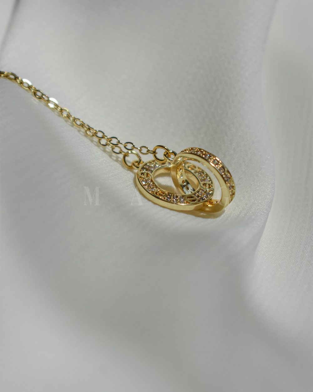 گردنبند کارتیه طلایی – استیل درجه یک، ضدحساسیت و بدون تغییر رنگ