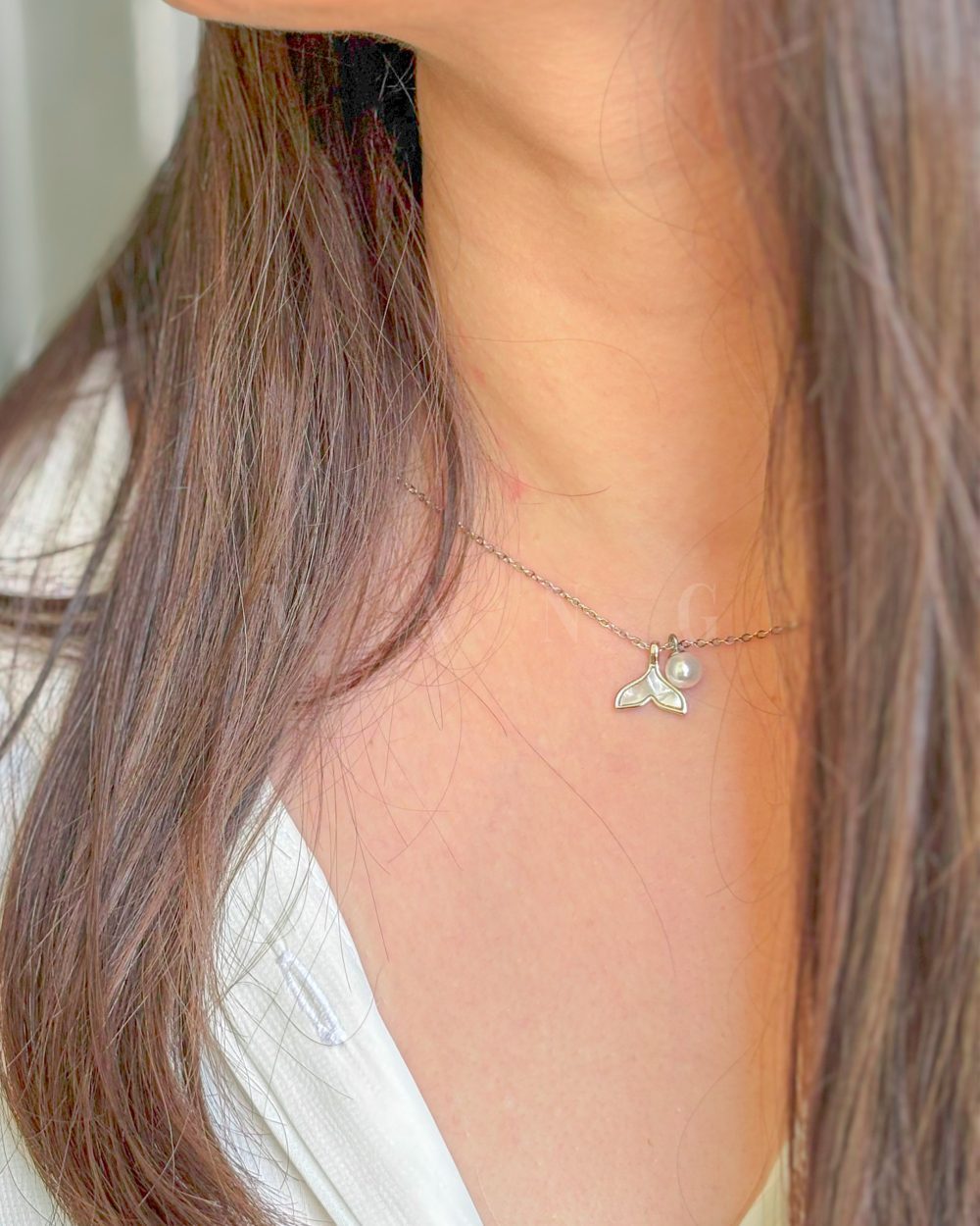 گردنبند مروارید و وال – استیل با دوام و ضدحساسیت