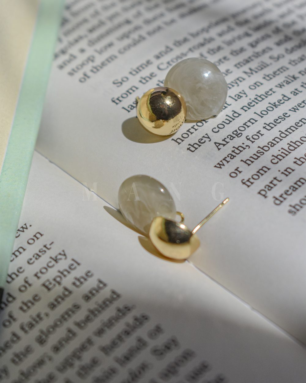 گوشواره یشمی – نمادی از طبیعت و تعادل در استایل شما