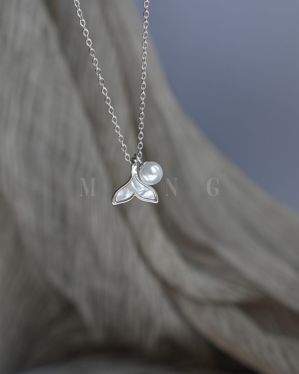 گردنبند مروارید و وال – استیل با دوام و ضدحساسیت