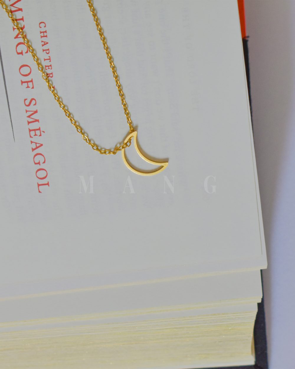 گردنبند طرح ماه