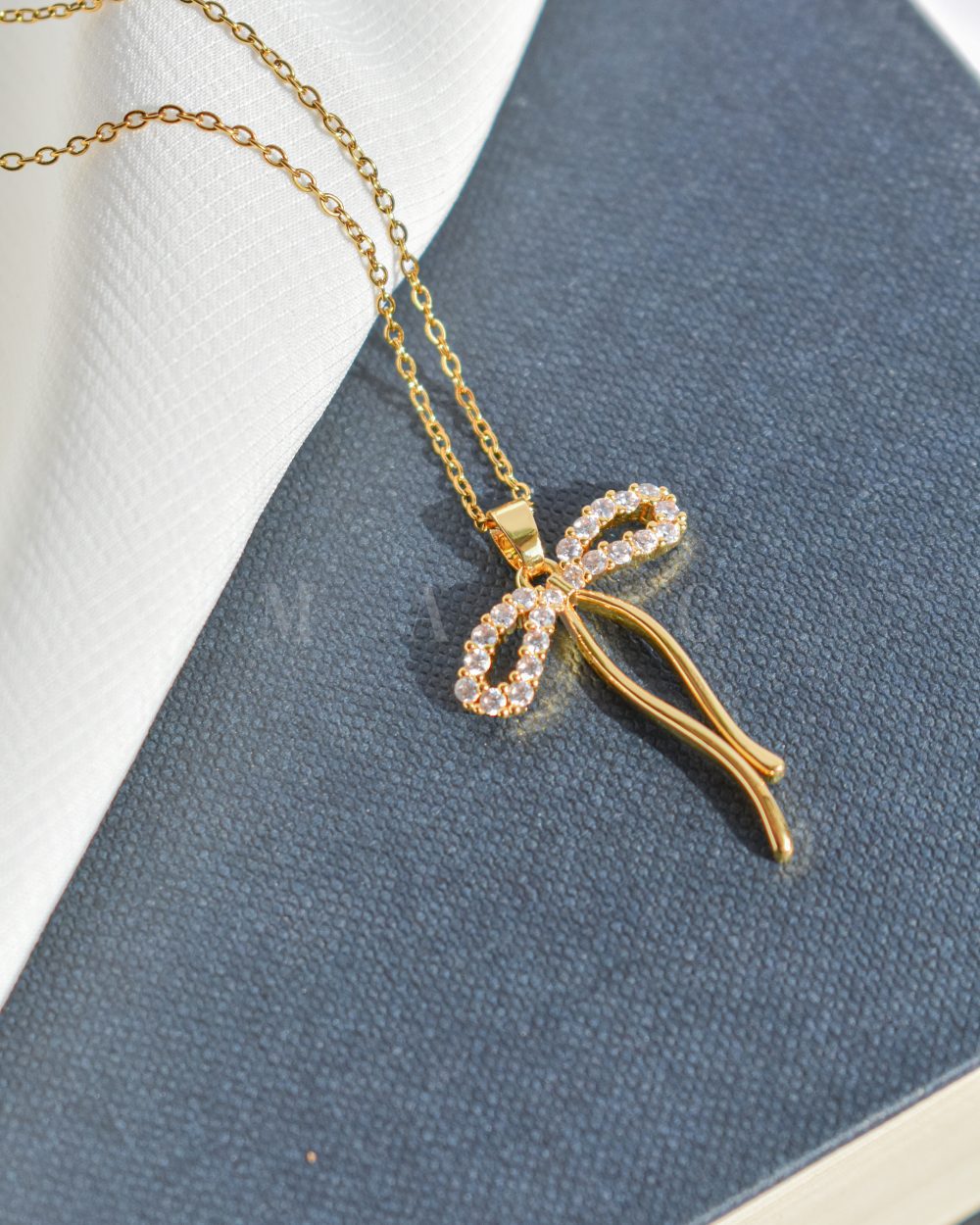 گردنبند پاپیون بریانی